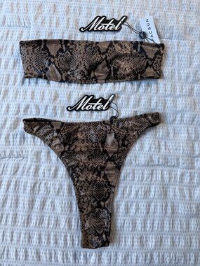 Pacsun bikini - Motel Rocks Snake-Print Bandeau Bikini in Brown and Black